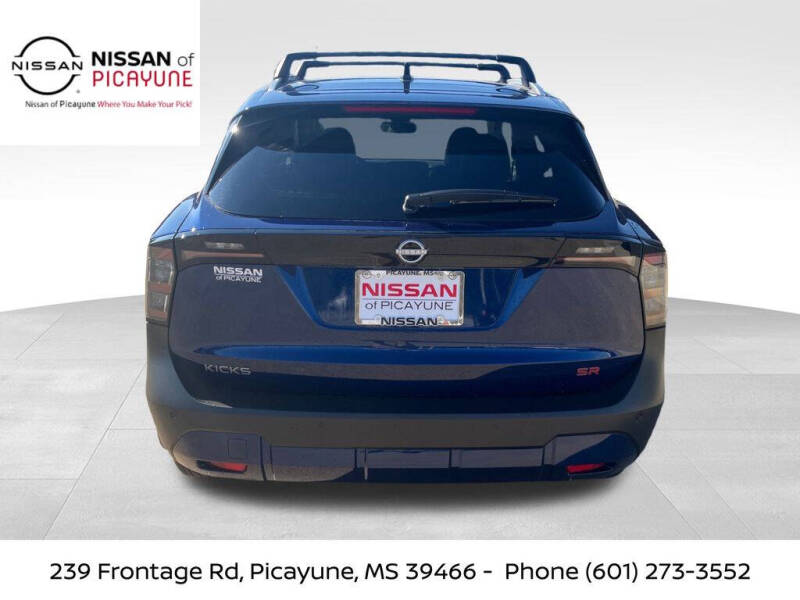2026 Nissan Kicks SR