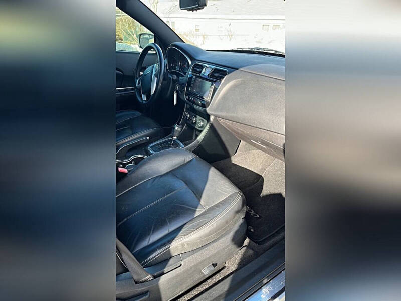 2012 Chrysler 200 Limited