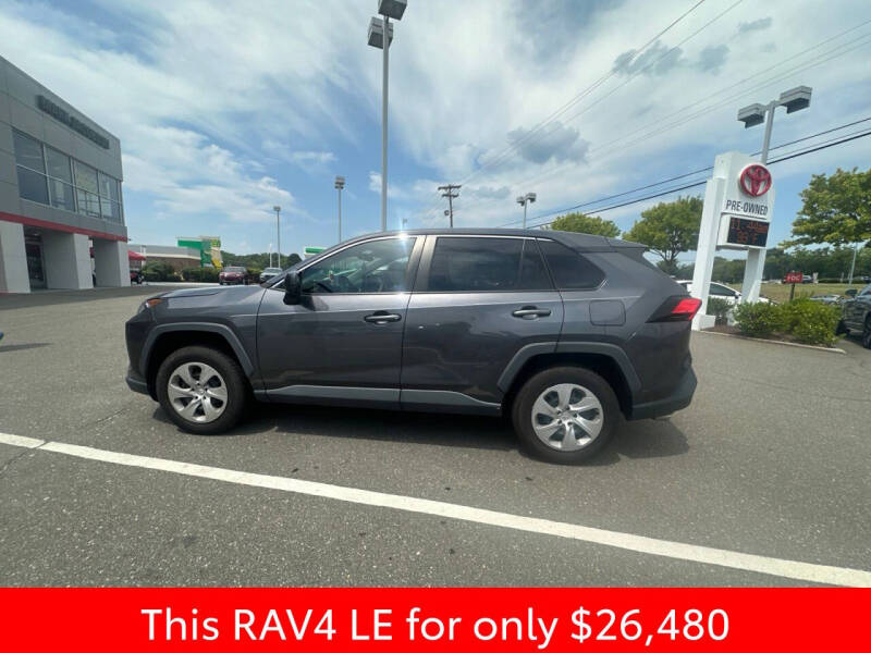 2022 Toyota RAV4 LE