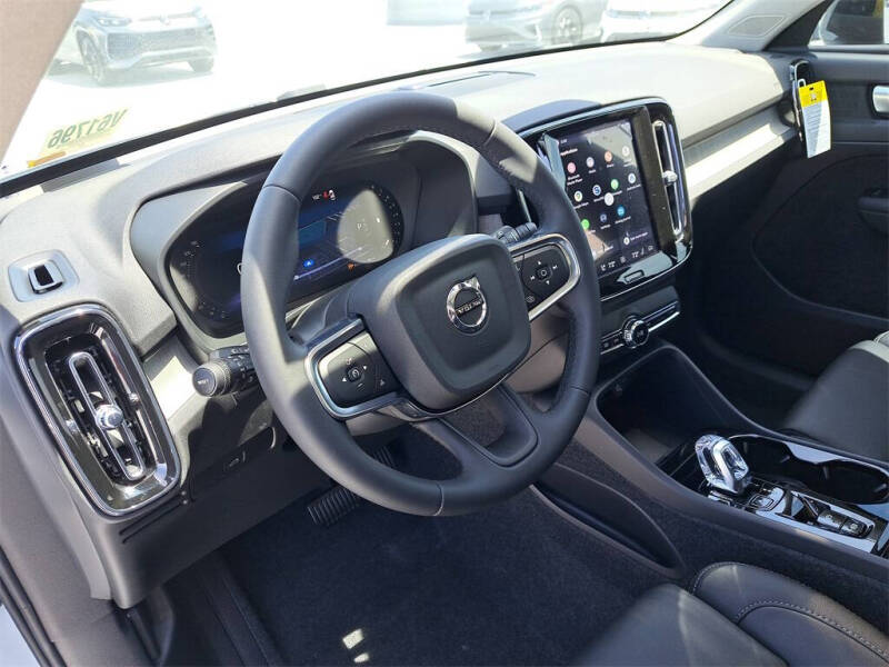 2026 Volvo XC40 B4 Plus