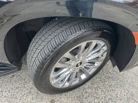 2022 Cadillac Escalade ESV Premium Luxury