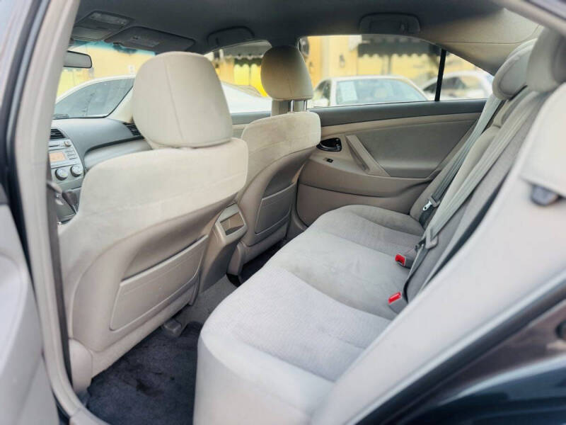 2011 Toyota Camry LE