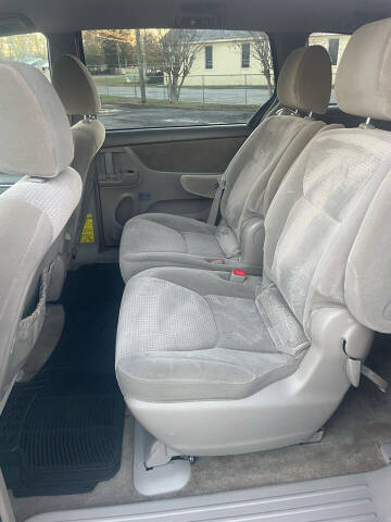 2009 Toyota Sienna LE 7-Passenger