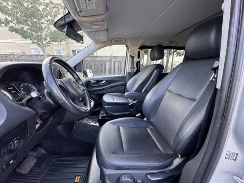 2016 Mercedes-Benz Metris Passenger