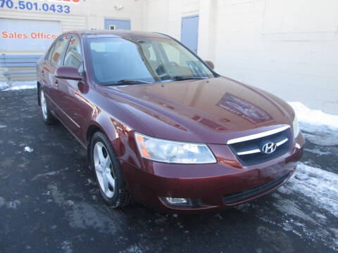 2008 Hyundai Sonata for sale at Small Town Auto Sales in Hazleton PA