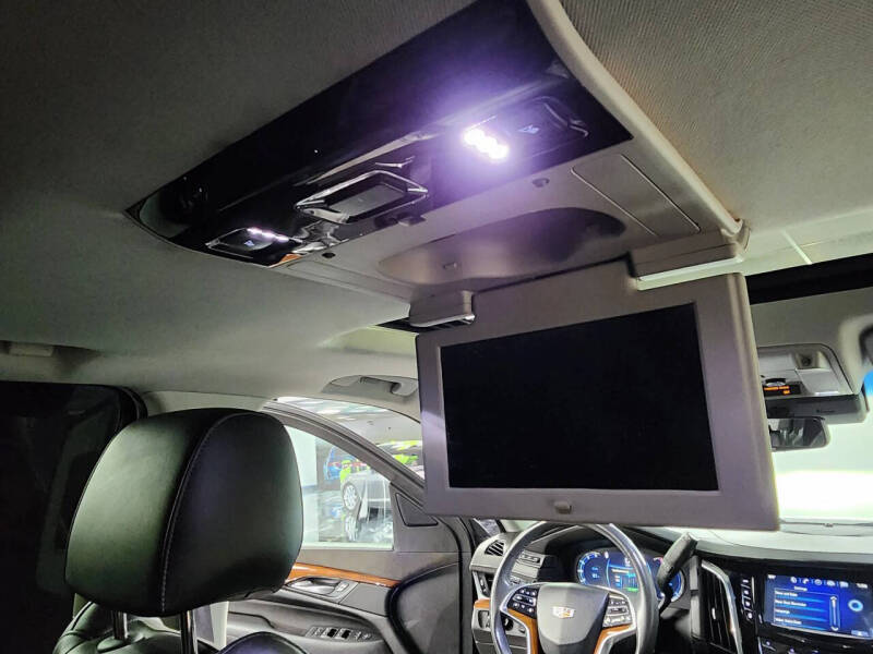 2017 Cadillac Escalade Luxury