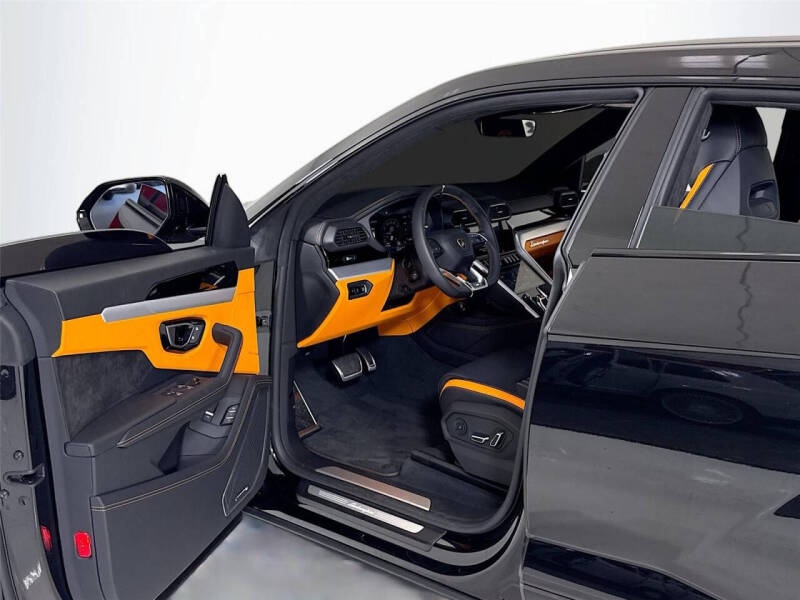 2024 Lamborghini Urus S