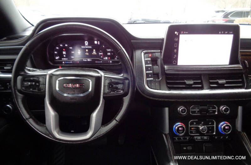 2022 GMC Yukon SLT