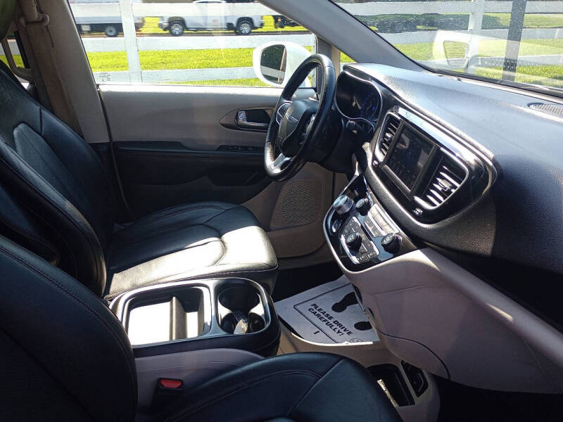 2020 Chrysler Pacifica Touring L