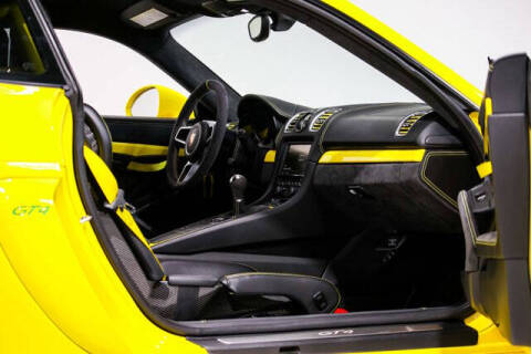 2016 Porsche Cayman GT4