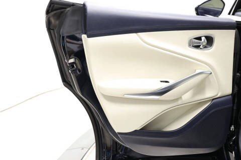 2021 Aston Martin DBX
