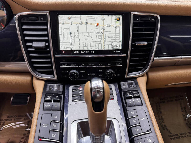 2015 Porsche Panamera 4