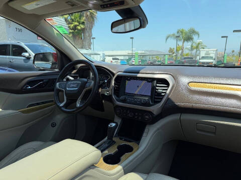2017 GMC Acadia Denali