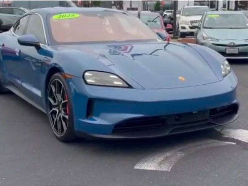 2025 Porsche Taycan 4S