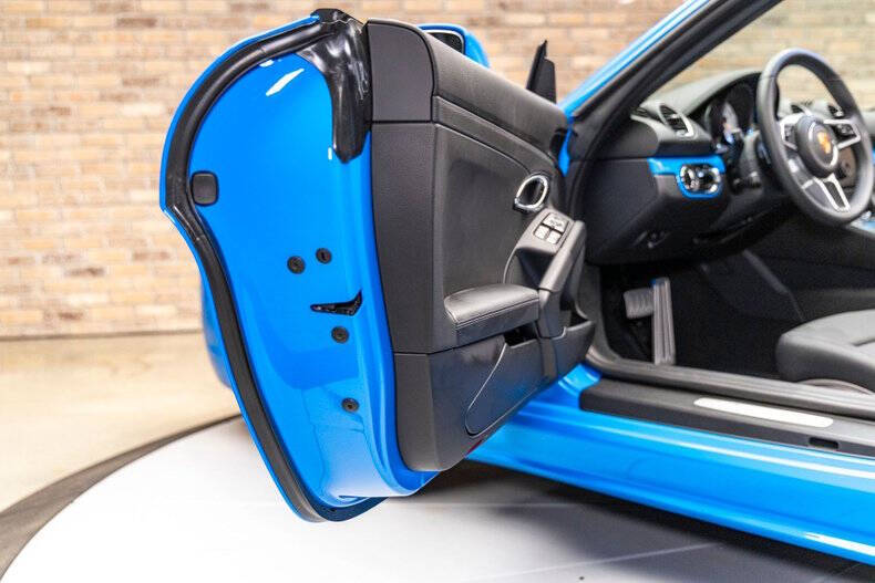 2024 Porsche 718 Boxster S