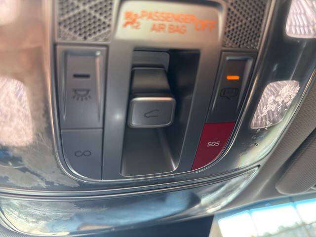 2024 Genesis Electrified GV70