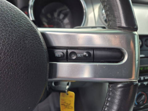 2007 Ford Mustang V6 Deluxe