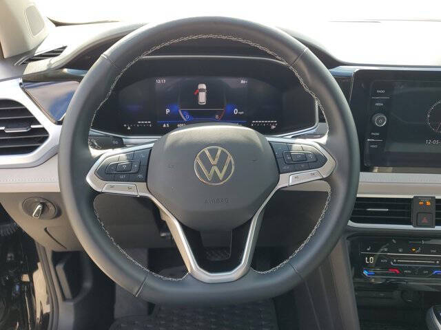 2025 Volkswagen Taos SE