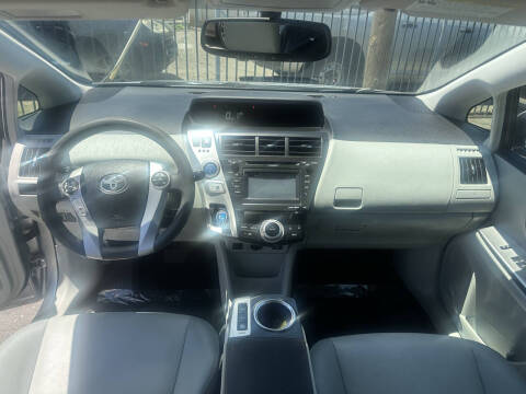 2012 Toyota Prius v Five