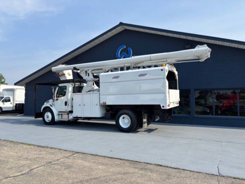 2009 Freightliner Business class M2