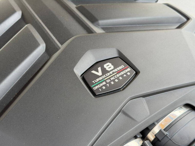 2025 Lamborghini Urus SE