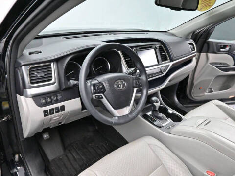 2016 Toyota Highlander Limited Platinum
