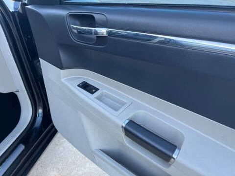 2006 Chrysler 300 SRT-8