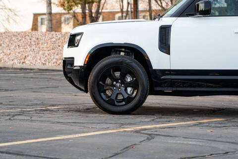 2024 Land Rover Defender 110 P400 X-Dynamic SE