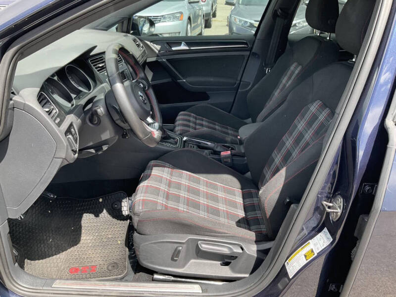 2017 Volkswagen Golf GTI S