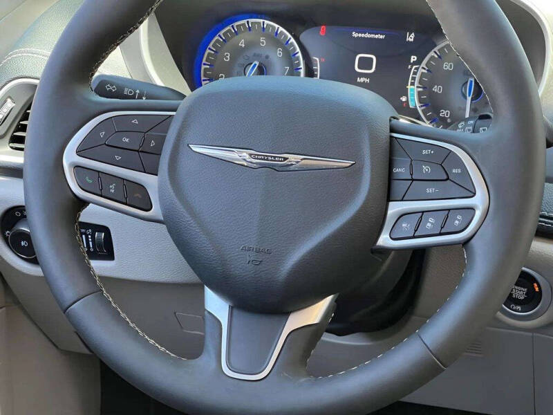 2022 Chrysler Pacifica Touring L