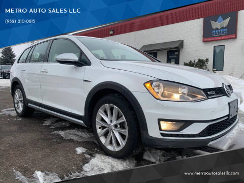2017 Volkswagen Golf Alltrack for sale at METRO AUTO SALES LLC in Lino Lakes MN