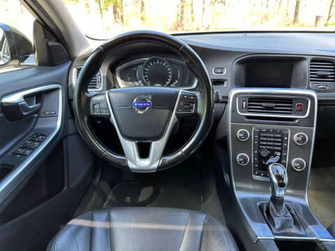 2015 Volvo V60 Cross Country T5