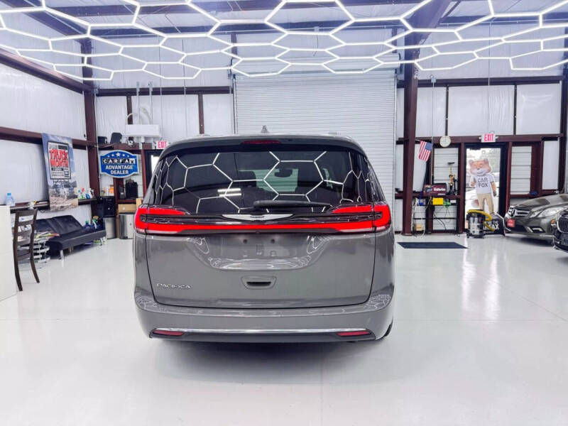 2022 Chrysler Pacifica Touring L