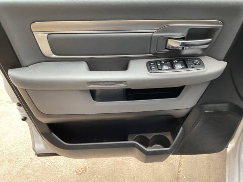 2017 RAM 1500 SLT