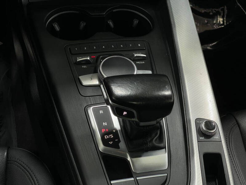 2017 Audi A4 2.0T quattro Premium Plus