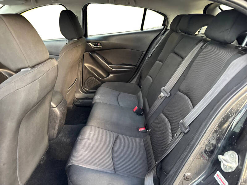 2016 Mazda MAZDA3 i Sport