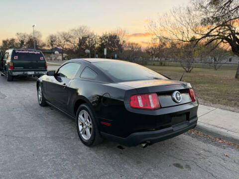 2011 Ford Mustang V6