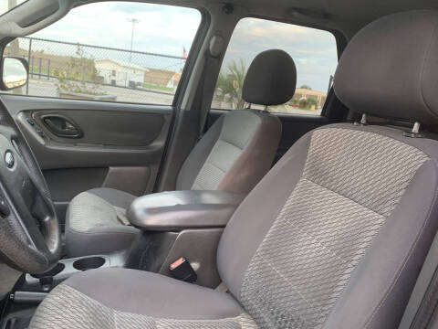 2004 Ford Escape XLT