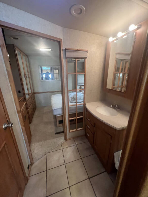 2007 Winnebago Adventurer
