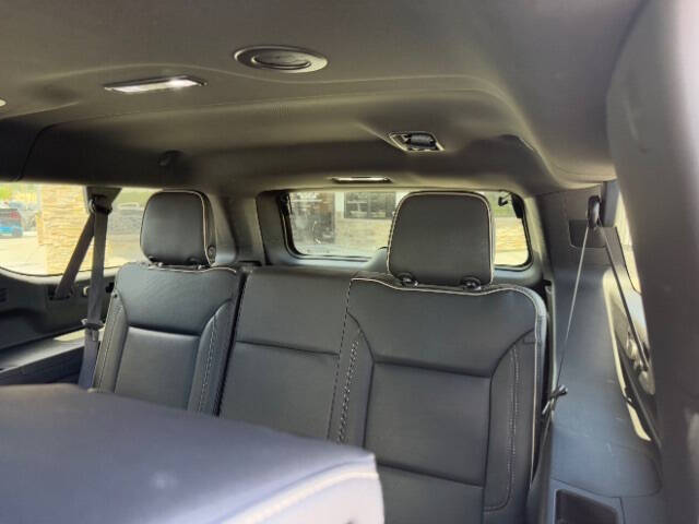 2023 GMC Yukon XL SLT