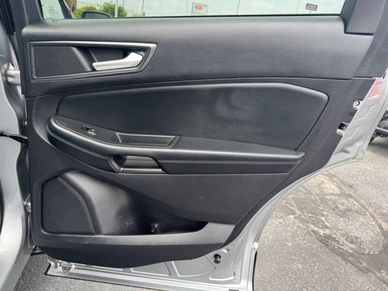 2020 Ford Edge SE