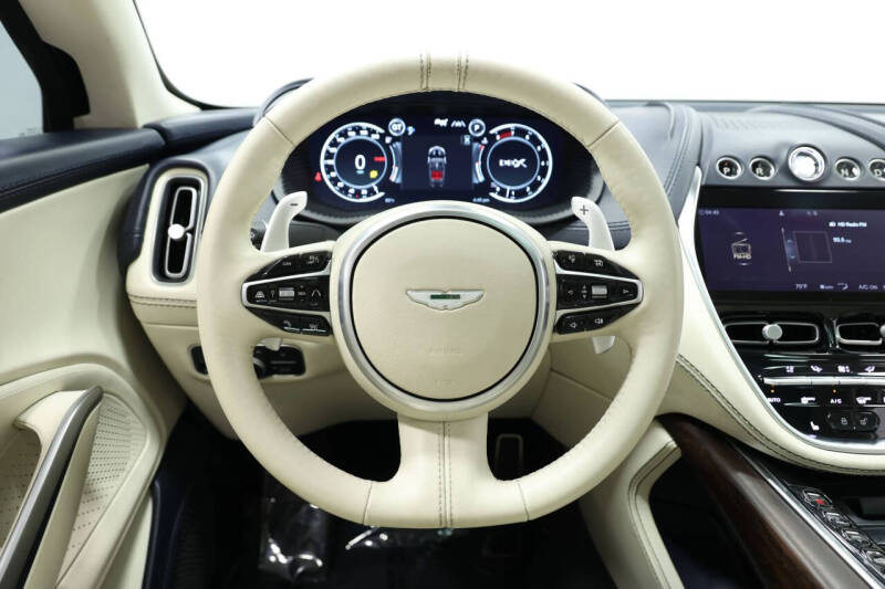 2021 Aston Martin DBX