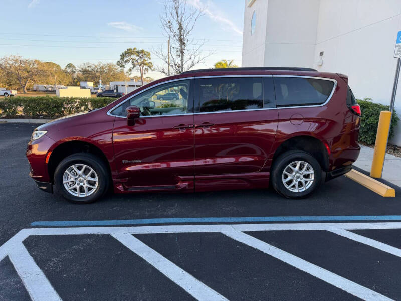 2022 Chrysler Pacifica Touring L