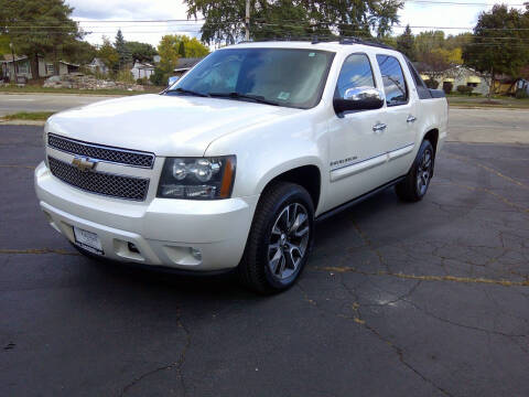 2008 Chevrolet Avalanche for sale at Triangle Auto Sales in Elgin IL