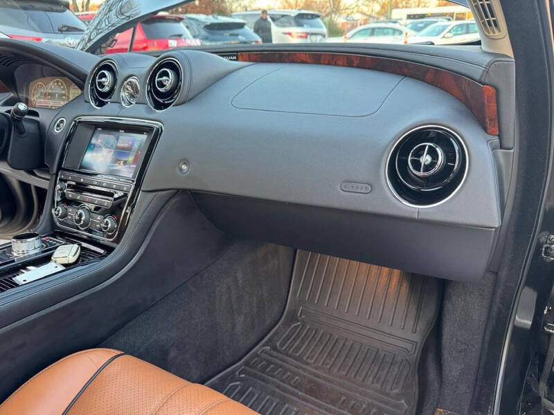 2016 Jaguar XJ R-Sport