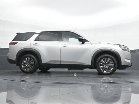 2024 Nissan Pathfinder S