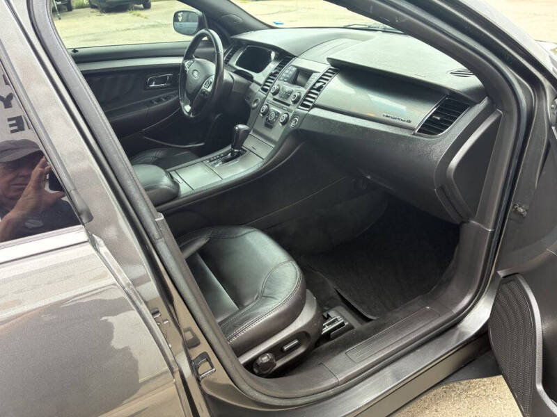2016 Ford Taurus SEL