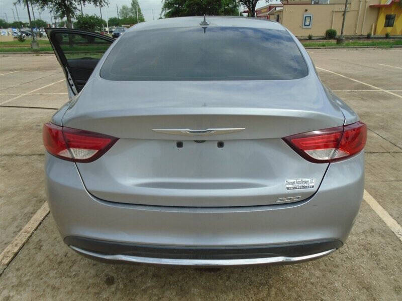 2015 Chrysler 200 Limited