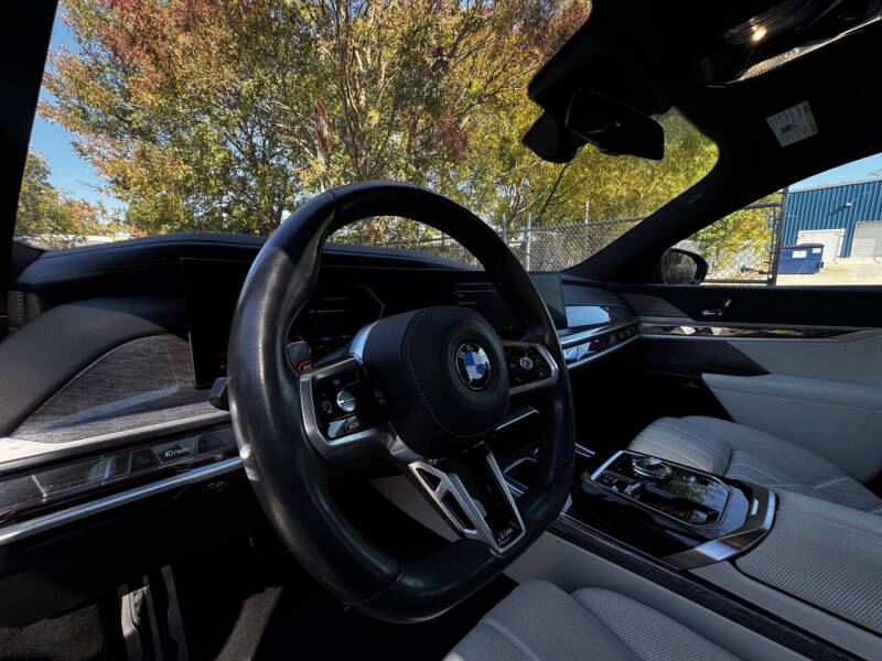 2023 BMW 7 Series 740i