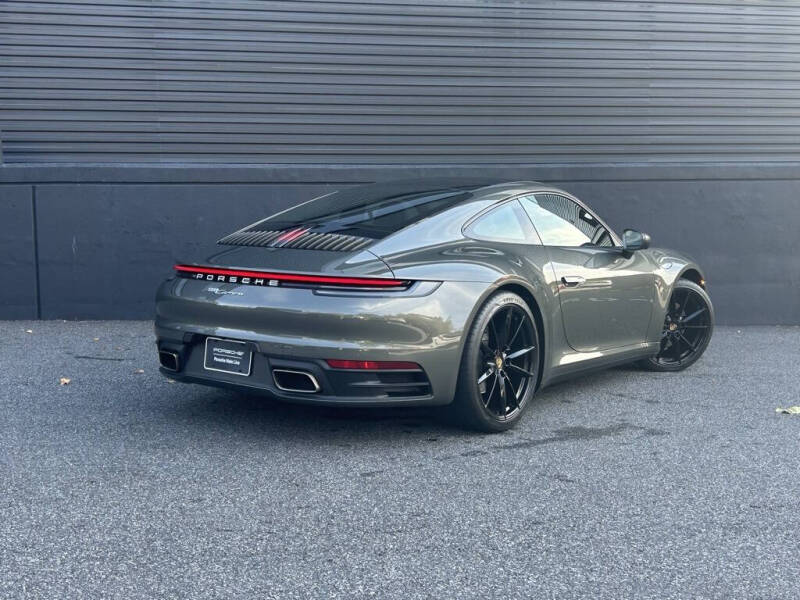 2022 Porsche 911 Carrera